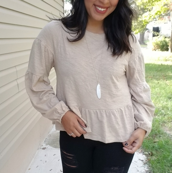 DE LA CREME CREAM RUFFLE MARLED TOP PUFF - Picture 5 of 12